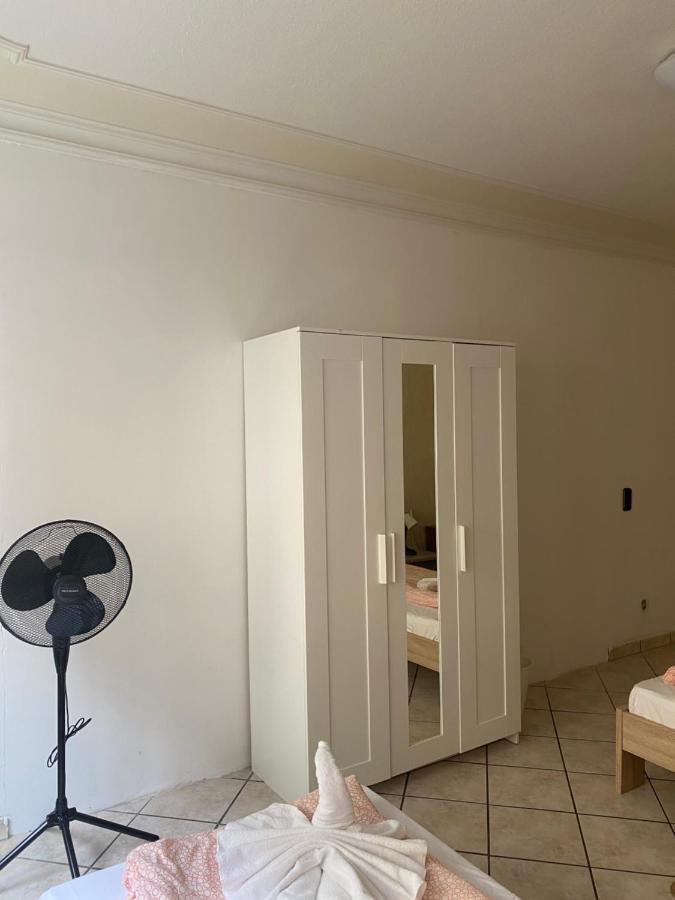 Central Shared Apartment, Friesenplatz Kolonia Zewnętrze zdjęcie